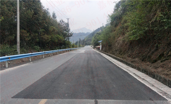 冷補(bǔ)料施工貴州省臺(tái)江公路管理段02